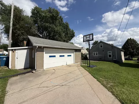 304 E Minnesota St, Spring Valley, IL 61362 photo 4