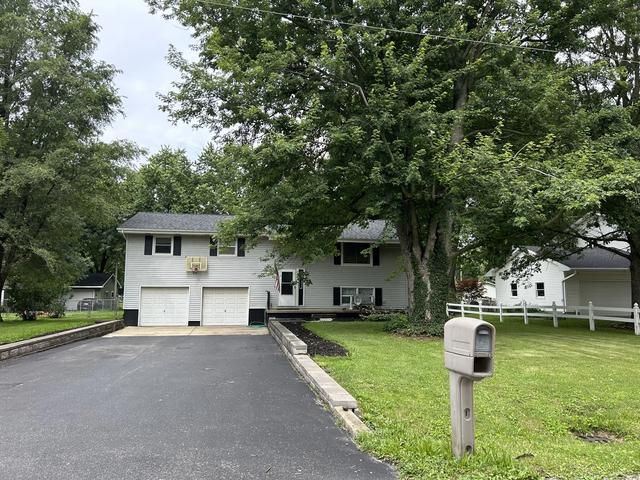 345 S Durfee St, Warrensburg, IL 62573