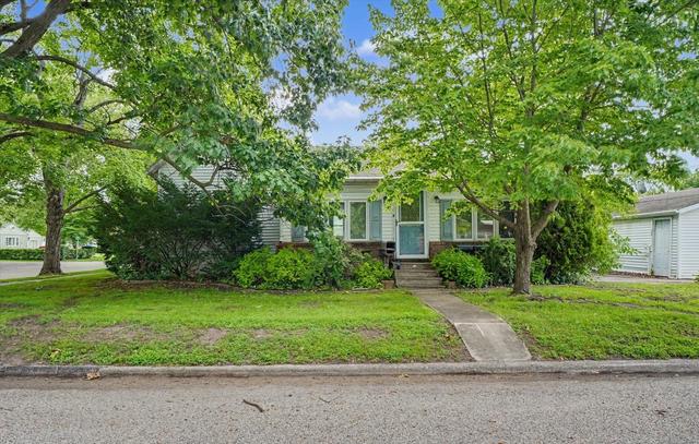 303 E Wilson St, Monticello, IL 61856