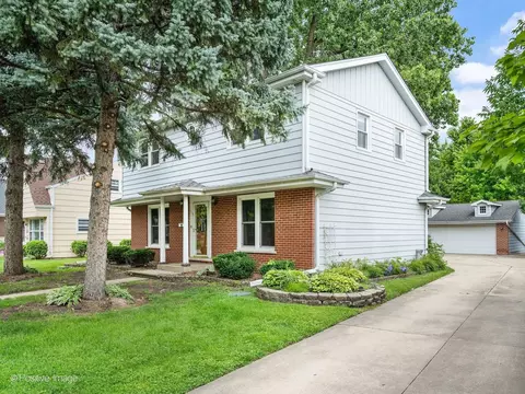 113 N Oak St N, Elmhurst, IL 60126