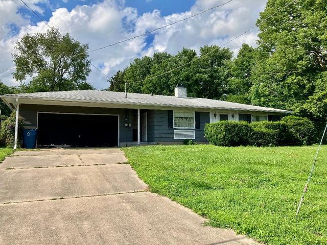 1327 Long St, Dixon, IL 61021