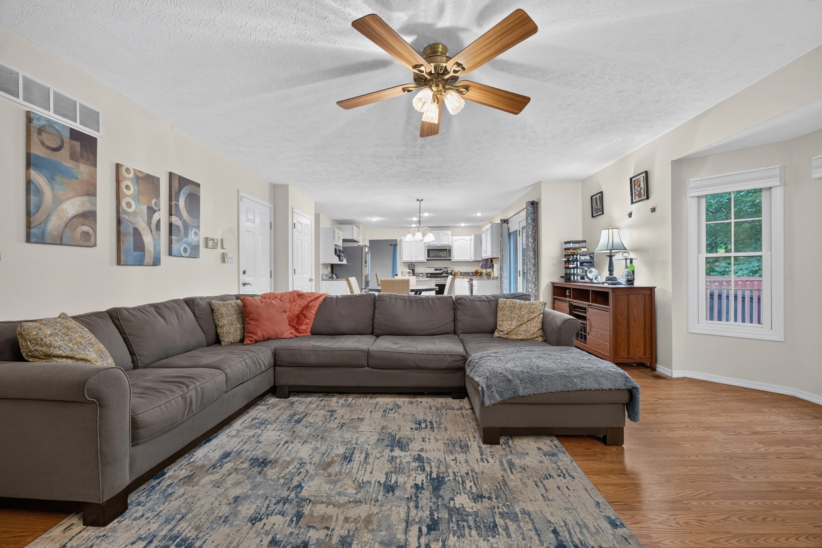 2 Scenic Pt, Bloomington, IL 61701 photo 16
