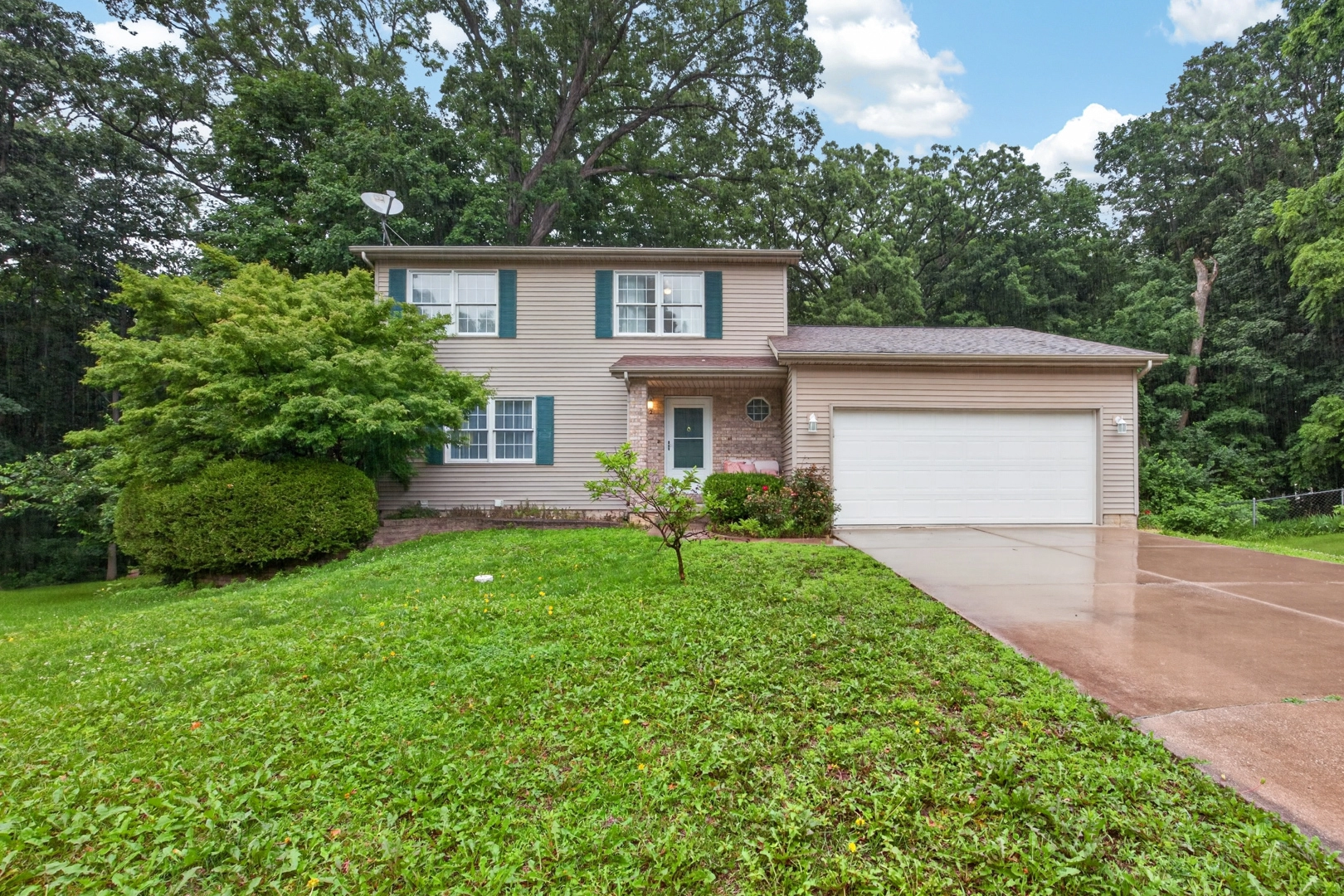 2 Scenic Pt, Bloomington, IL 61701 photo 1