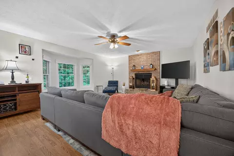 2 Scenic Pt, Bloomington, IL 61701 photo 12