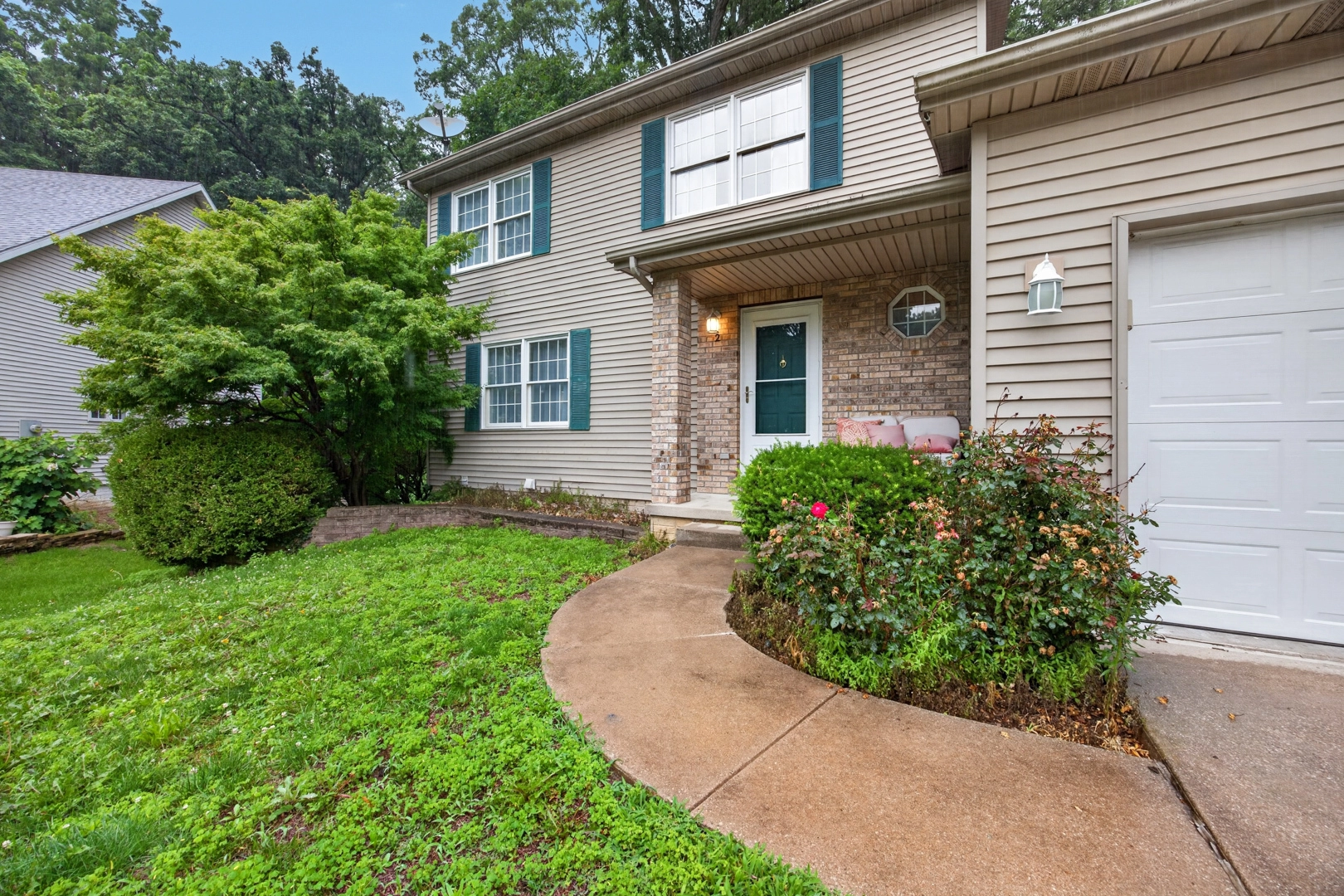 2 Scenic Pt, Bloomington, IL 61701 photo 2