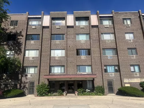 4623 N Chester Ave #110, Chicago, IL 60656