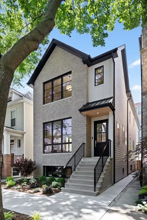 1841 W Newport Ave, Chicago, IL 60657