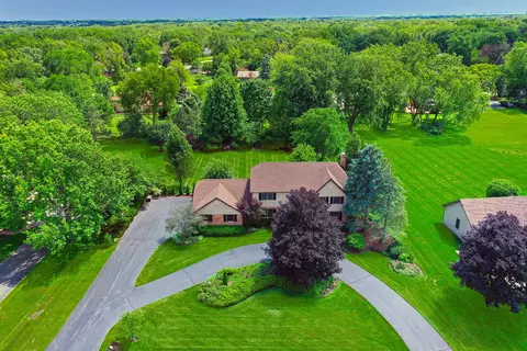 46 Carlisle Rd, Hawthorn Woods, IL 60047