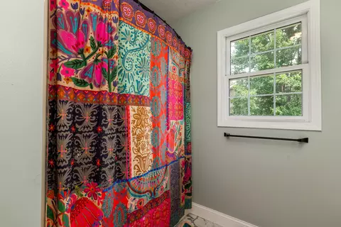 Bath - 2504 Saddle Ln, Marion, IL 62959 photo 6 of 6