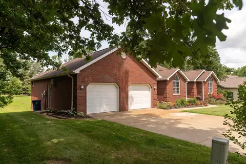 Exterior - 2504 Saddle Ln, Marion, IL 62959 photo 2 of 13