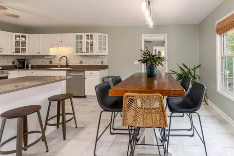 Dining - 2504 Saddle Ln, Marion, IL 62959 photo 2 of 3