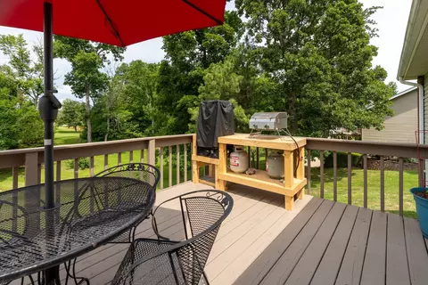 Exterior - 2504 Saddle Ln, Marion, IL 62959 photo 5 of 13