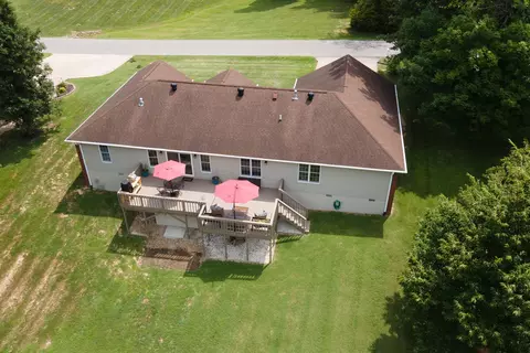Exterior - 2504 Saddle Ln, Marion, IL 62959 photo 11 of 13
