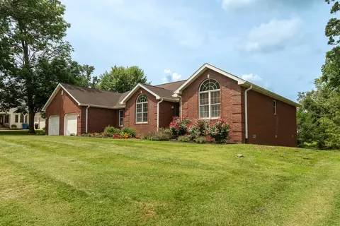 Exterior - 2504 Saddle Ln, Marion, IL 62959 photo 4 of 13
