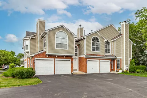789 Grosse Pointe Cir, Vernon Hills, IL 60061