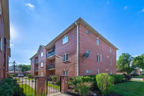 3001 N Oriole Ave #301, Chicago, IL 60707
