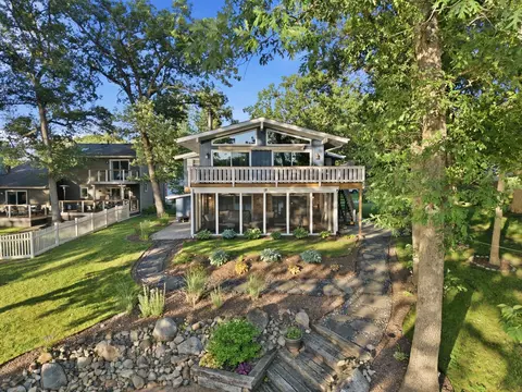 2080 Hidden Valley Dr, Crown Point, IN 46307