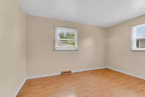 Bedroom - 16624 Oxford Dr, Markham, IL 60428 photo 3 of 6