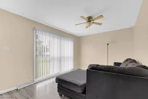 Living - 16624 Oxford Dr, Markham, IL 60428 photo 3 of 3