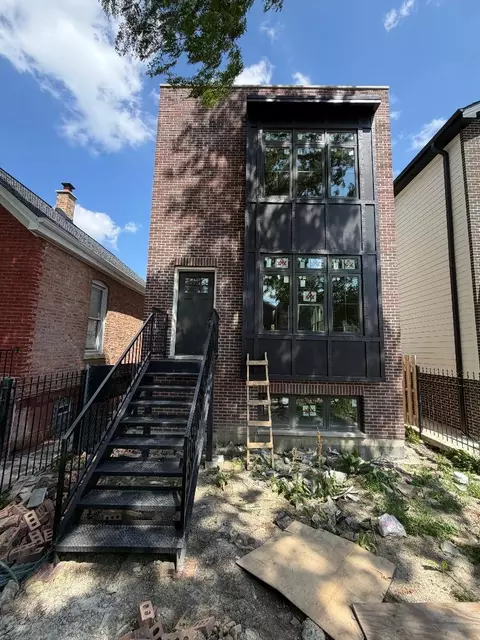 643 N Trumbull Ave, Chicago, IL 60624
