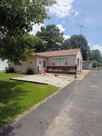 308 Bailey Ln, Benton, IL 62812