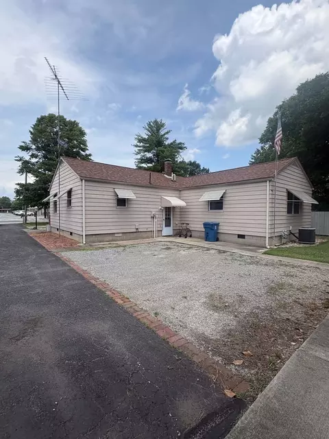 308 Bailey Ln, Benton, IL 62812 photo 3