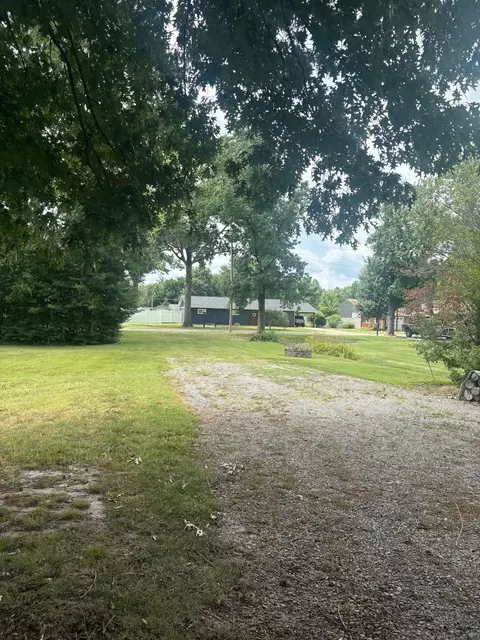 308 Bailey Ln, Benton, IL 62812 photo 10