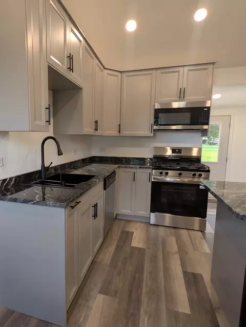 Kitchen - 206 E Jefferson St, Gardner, IL 60424 photo 3 of 4