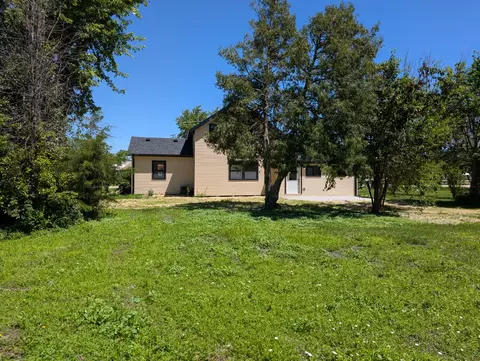 Exterior - 206 E Jefferson St, Gardner, IL 60424 photo 6 of 8