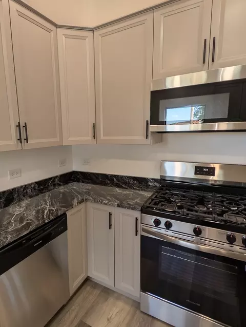 Kitchen - 206 E Jefferson St, Gardner, IL 60424 photo 4 of 4