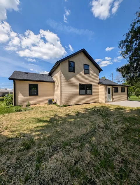 Exterior - 206 E Jefferson St, Gardner, IL 60424 photo 5 of 8