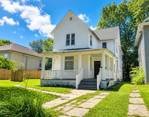 109 5th Ave, Sterling, IL 61081