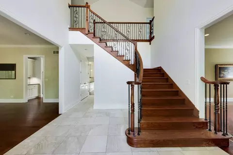Entry Way - 73 Locust Rd, Winnetka, IL 60093 photo 2 of 3