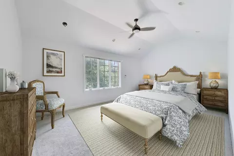 Bedroom - 73 Locust Rd, Winnetka, IL 60093 photo 1 of 5