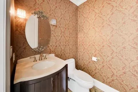 Bath - 73 Locust Rd, Winnetka, IL 60093 photo 6 of 7
