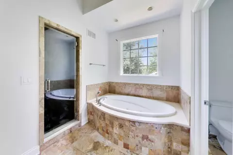 Bath - 73 Locust Rd, Winnetka, IL 60093 photo 1 of 7