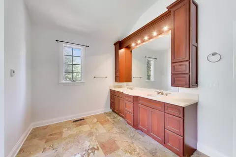 Bath - 73 Locust Rd, Winnetka, IL 60093 photo 5 of 7
