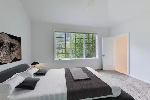 Bedroom - 73 Locust Rd, Winnetka, IL 60093 photo 2 of 5