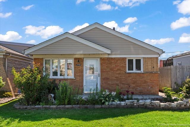 7749 Parkside Ave, Burbank, IL 60459