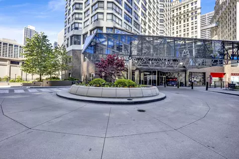 405 N Wabash Ave #104, Chicago, IL 60611