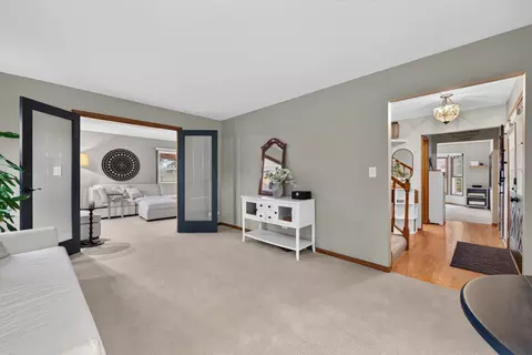 780 N Dexter Ln, Hoffman Estates, IL 60169 photo 6