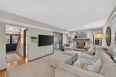 780 N Dexter Ln, Hoffman Estates, IL 60169 photo 9