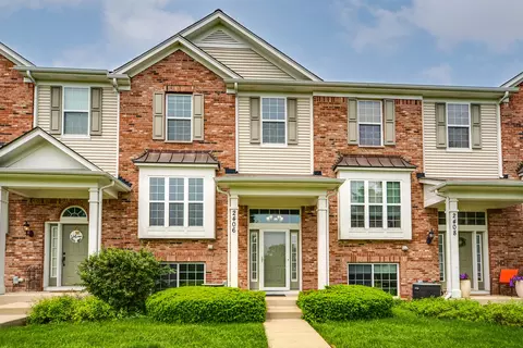 2406 Neubauer Cir #14-3, Lindenhurst, IL 60046