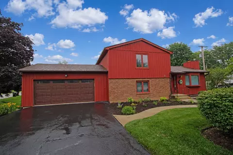 220 Fairway Rd, Lake Zurich, IL 60047