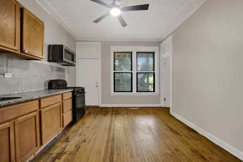 Kitchen - 614 S Loomis St #1, Chicago, IL 60607 photo 1 of 3