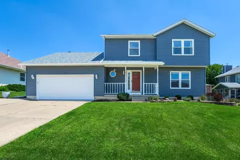 4311 Regency Pl, Davenport, IA 52806
