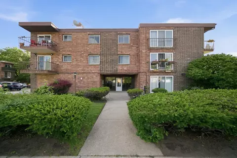 10230 Washington Ave #2C, Oak Lawn, IL 60453