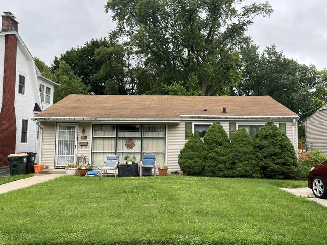 21 S Seymour Ave, Mundelein, IL 60060