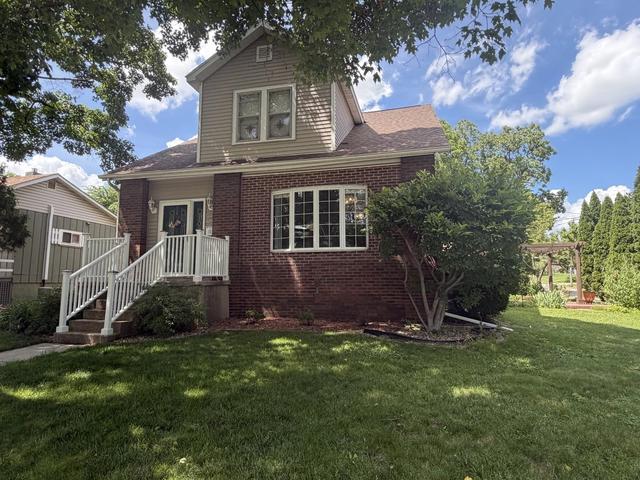 1203 6th St, Peru, IL 61354