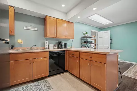 Kitchen - 304 Cherokee Dr, Georgetown, IL 61846 photo 5 of 6